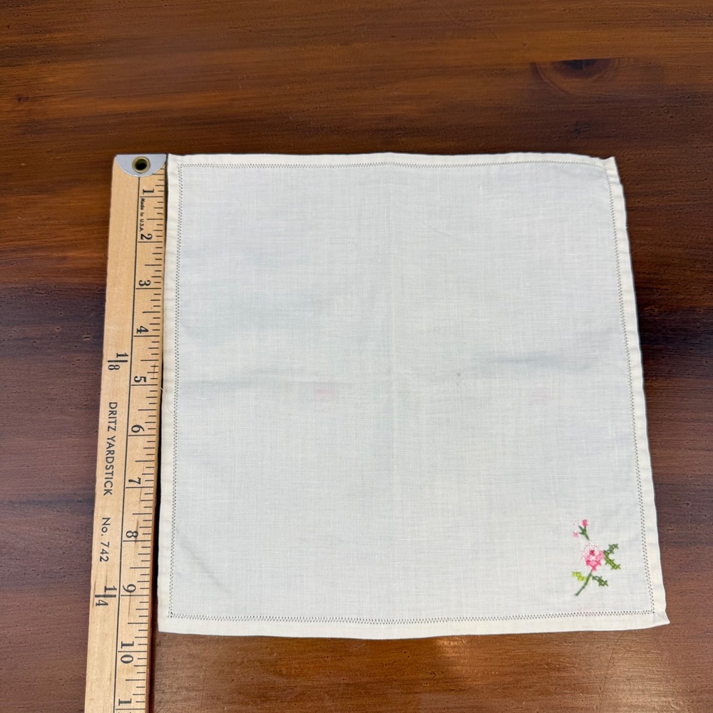 Vintage Hand Embroidered Floral Linen Cocktail Napkins Hemstitch Set of 6 Cream - Picture 7 of 7